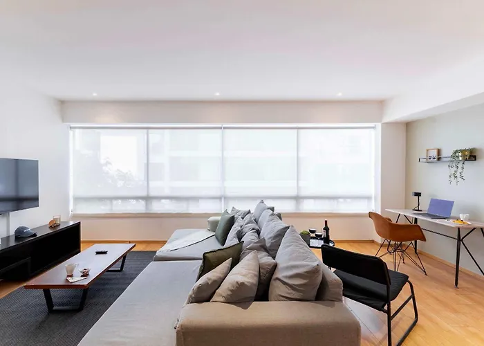 Capitalia Gym Access & Near To Santa Fe Mall Appartement